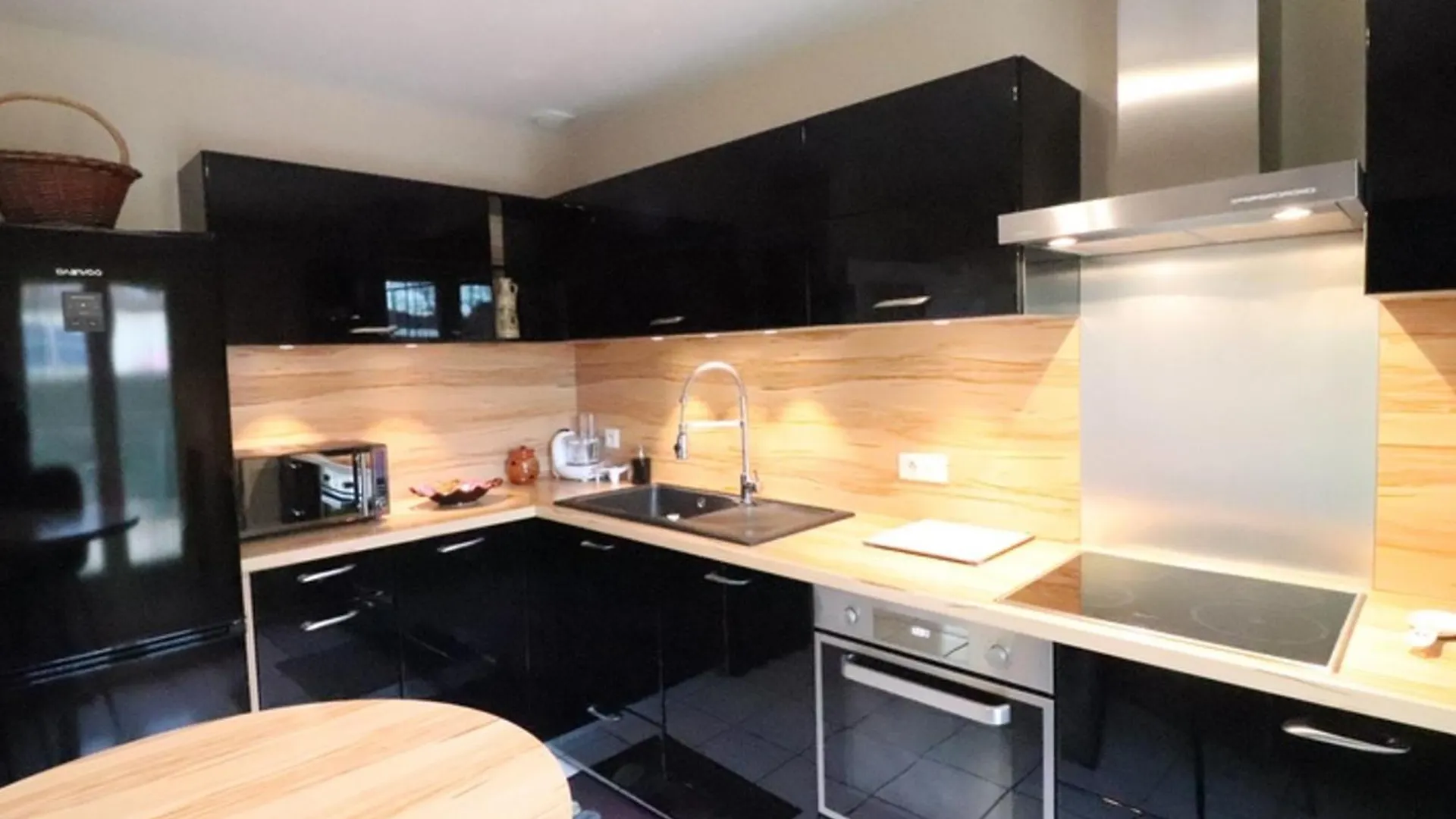 Gite Au Bord Du Lac De Saint-Etienne Cantales Avec Piscine, Jardin Clos Et Acces Activites Nautiques. - Fr-1-742-255 Holiday home