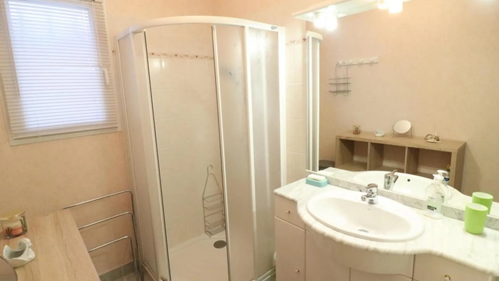Holiday home Gite Au Bord Du Lac De Saint-Etienne Cantales Avec Piscine, Jardin Clos Et Acces Activites Nautiques. - Fr-1-742-255